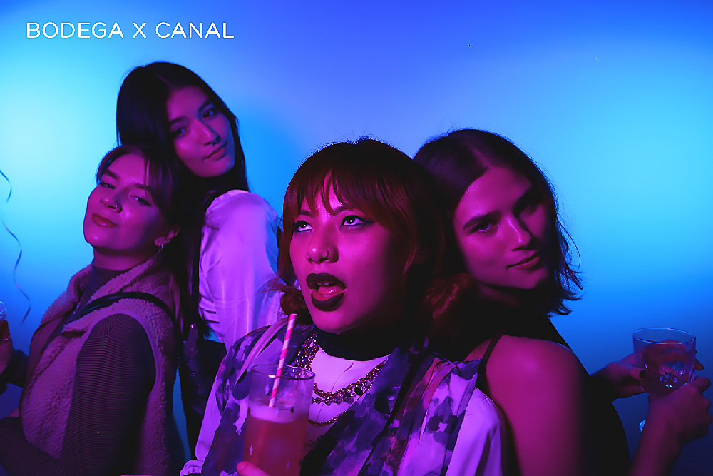 neon-light-photo-booth-nyc neon light photo booth nyc