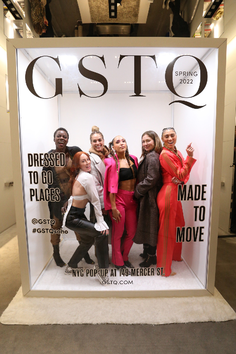 magazine-walk-in-booth