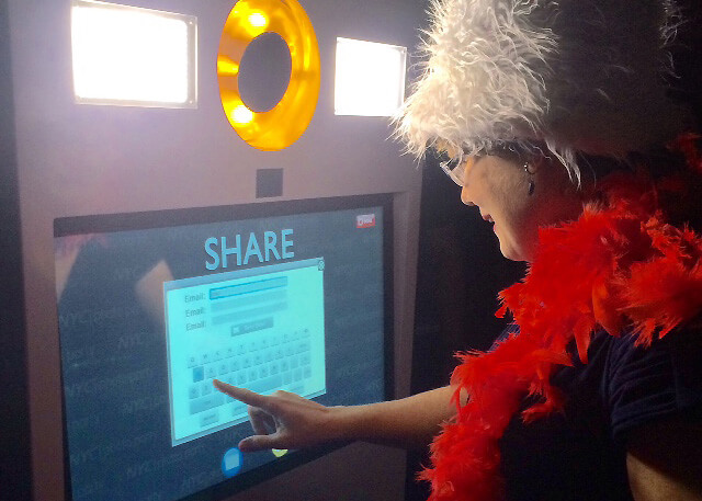 Animated-GIF-Booth-Video-Photo-Party-NYC-New-York-2 digital photo booth sharing feature