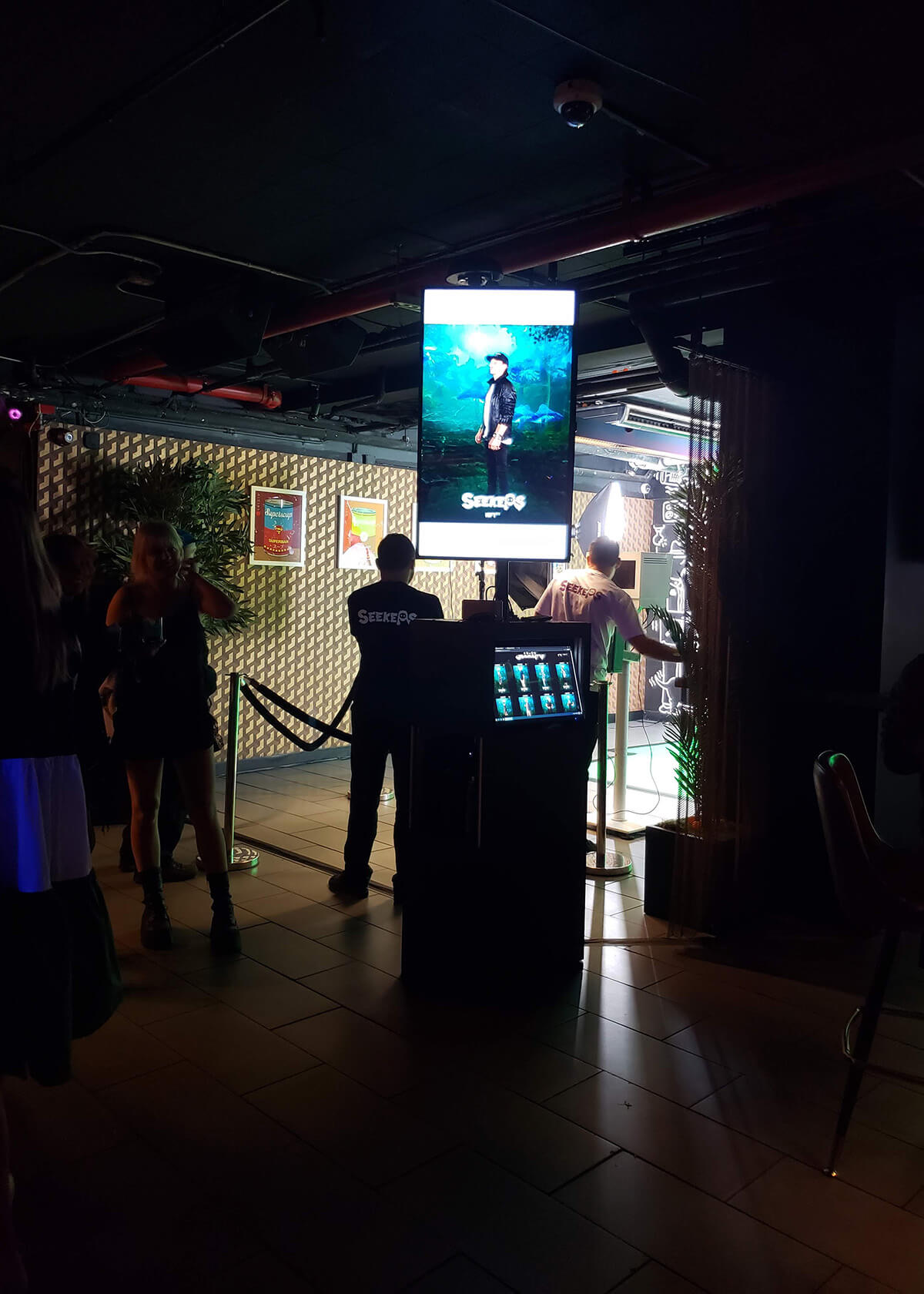 video booth sharing kiosk slideshow