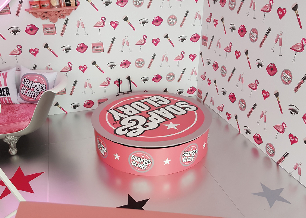 soap and glory 360 photo booth trade show