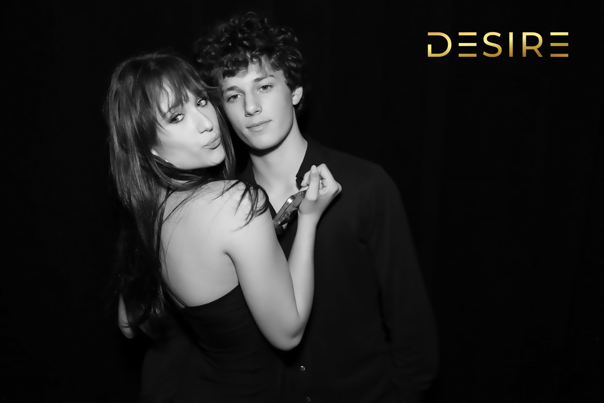 Black-Background GLAM CAM Photo Booth